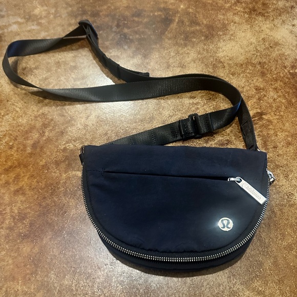 Lululemon All Night Festival Bag Micro - Picture 3 of 4